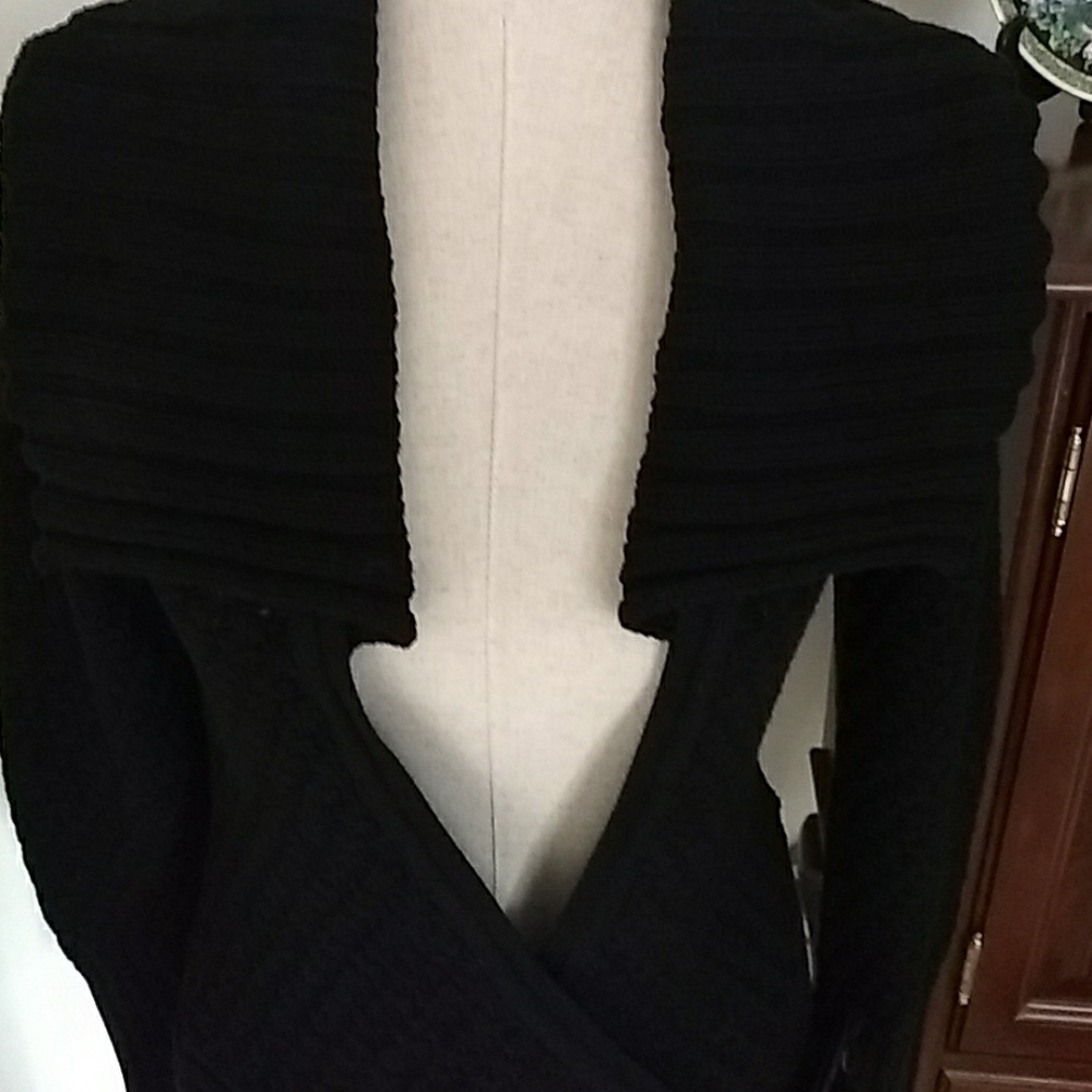 Sweater - Picture 4 of 8
